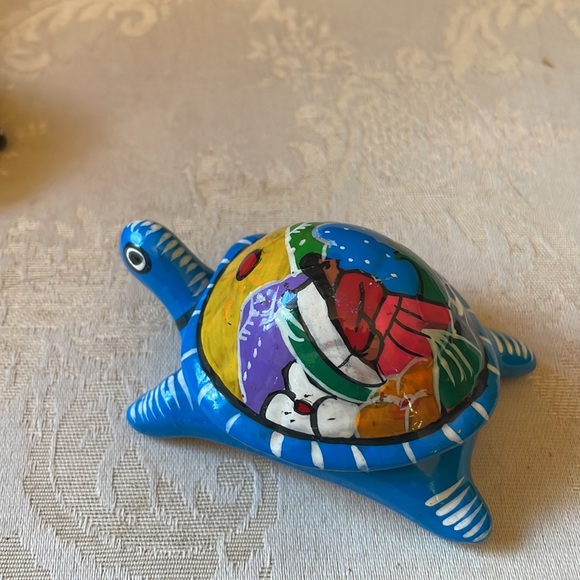 Hand-painted , signed, Mexican folk art terra cotta turtle tortoise trinket box - Picture 9 of 16